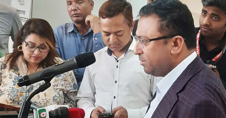 কথা বলেছেন প্রধানমন্ত্রীর উপদেষ্টা হুমায়ুন কবির